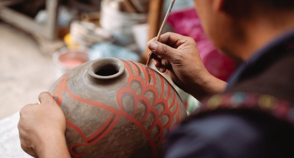 Art classes and workshops are a great way for creative artists