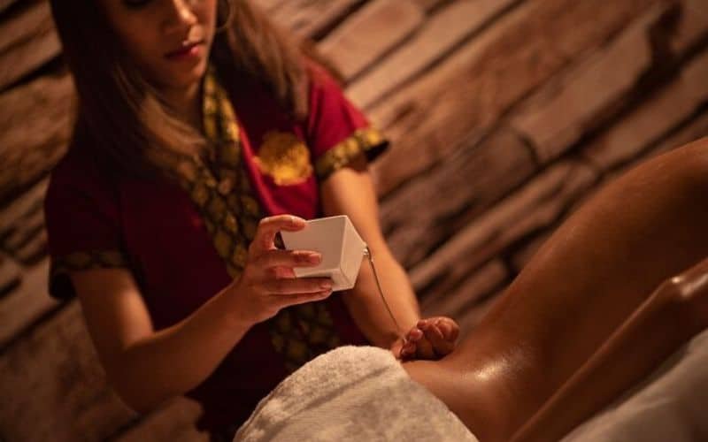 Relaxing massage with spa experience / traditional spa experiences