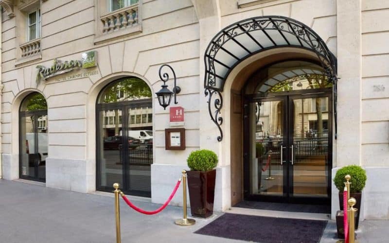 1 night at Radisson Blue Champs-Elysées